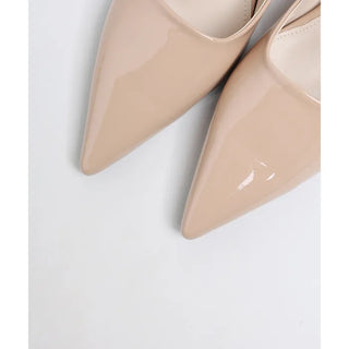 Pointed-toe strap heels