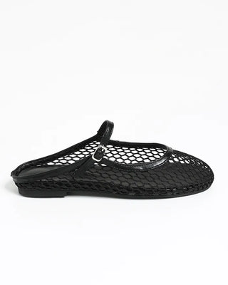 Mesh strap flat sandals