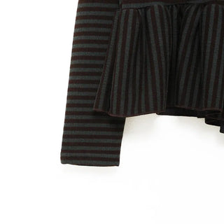 Frilled border turtleneck T-shirt