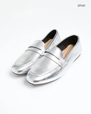 Basic loafers