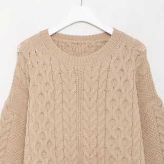 Oversized Cable Knit Round