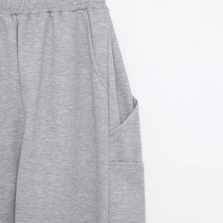 Jogger pants with elastic waistband and side pockets