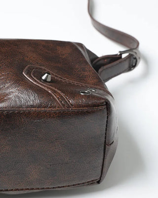 Vintage leather one-shoulder square bag