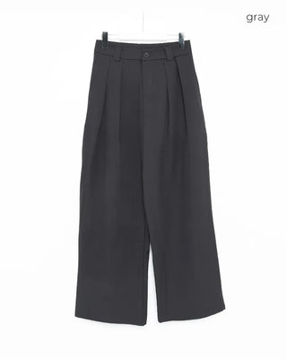 Double-pleated wide-fit slacks