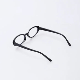 Black round glasses