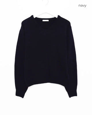 Ribbed V-neck semi-cropped high-gauge knit