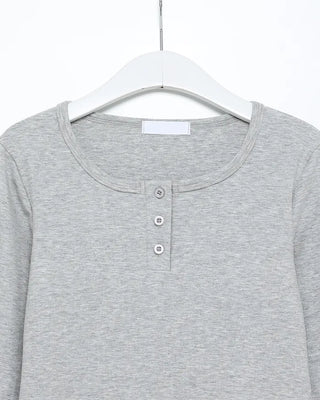 Button-down U-neck long-sleeved T-shirt