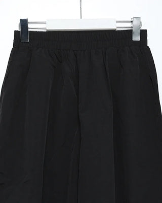 2-Way Knee-Tuck Easy Nylon Pants