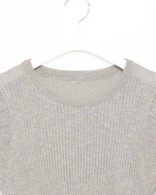 Side-string half-sleeve knit