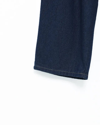 Backbanding Denim Pants