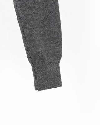 Simple off-shoulder long-sleeved knit