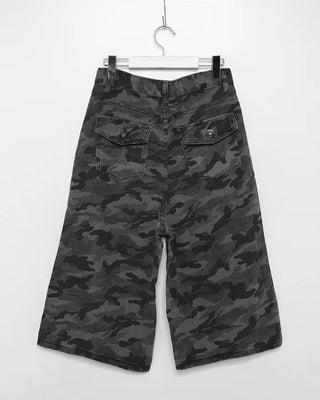 Camouflage flap pocket Bermuda denim pants