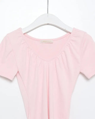 V-neck shirred short-sleeved T-shirt