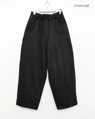 Wide sweatpants with side pockets