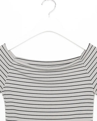 Striped short-sleeved off-shoulder T-shirt