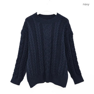 Cable oversized round knit