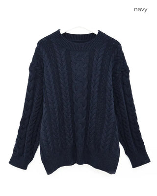 Loose-fitting cable knit round neck sweater