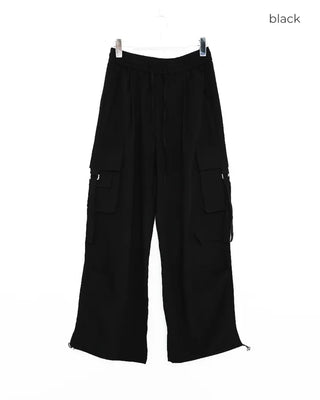 Wide cargo pants