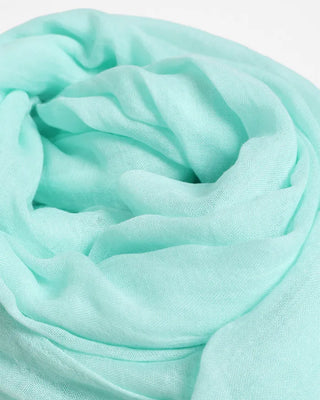 Simple color scarf
