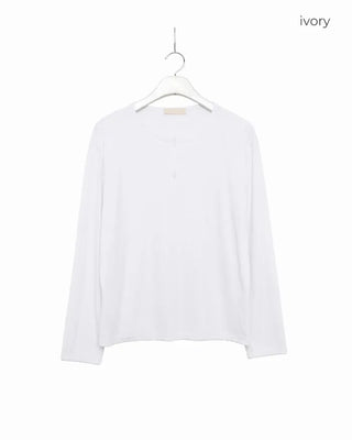 Round neck button t-shirt