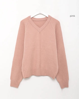 Loose-fit V-neck knit