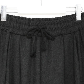 Elastic waistband, one-pleat slacks