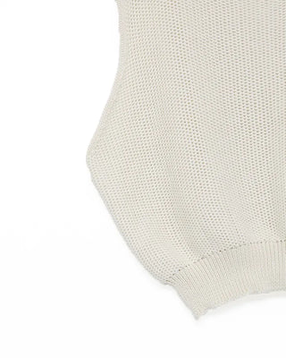 Simple sleeveless knit