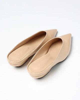 Pointed-toe loafers
