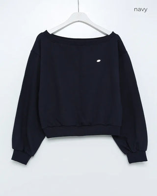 Off-shoulder loose sweatshirt