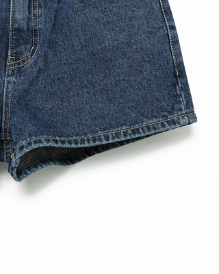 Short denim pants with hip patch pockets