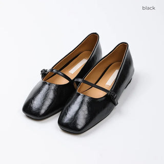 Basic flat shoes