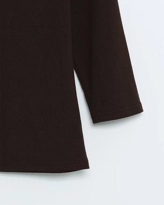Oblong neck cropped sleeve T-shirt