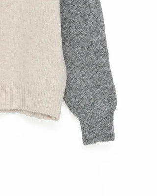 Two-tone accent color long-sleeved knit