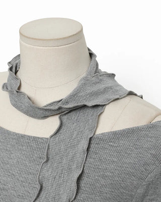Scarf and off-shoulder T-shirt set
