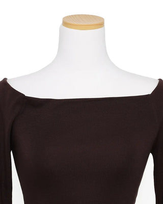 Off-shoulder slim-fit long t-shirt