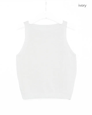 Boat neck sleeveless knit