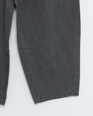 Flap pocket curved fit cotton pants