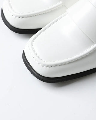 Square-line classic loafers