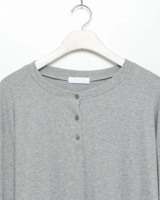 Half-open long T-shirt