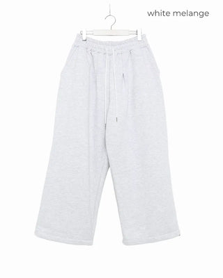 Fleece-lined one-pleat sweatpants