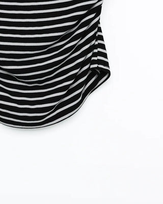 Striped off-shoulder short-sleeved T-shirt