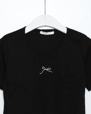 Ribbon patch point short-sleeve T-shirt