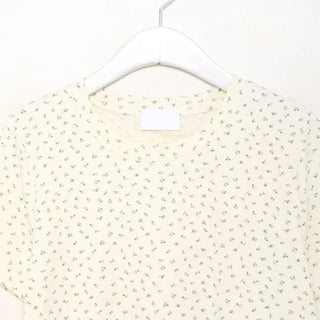 Flower pattern T-shirt