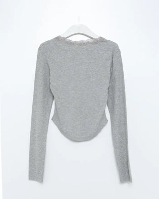 Lace V-neck long-sleeved T-shirt