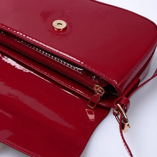 U-buckle shoulder bag