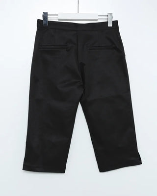 Simple slim capri pants
