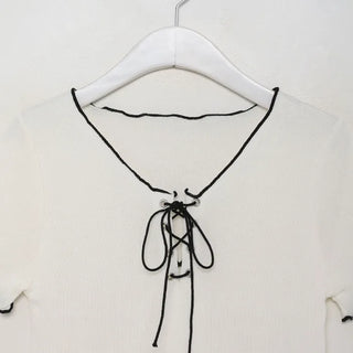 Eyelet short-sleeved T-shirt