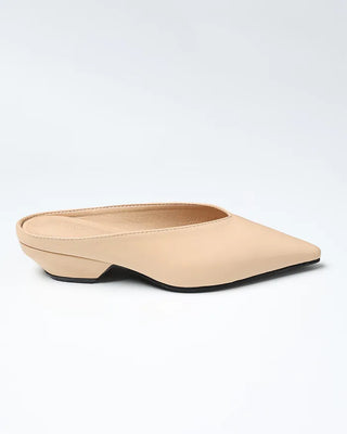 Pointed-toe loafers