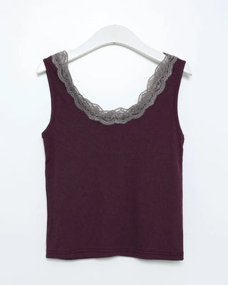 Wide lace U-neck tank top