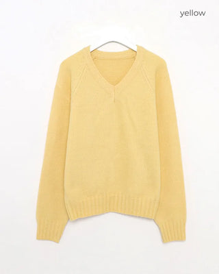 V-neck loose-fit knit